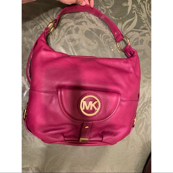 Michael Kors Fulton Fushia Large Leather Bag - Picture 3 of 11